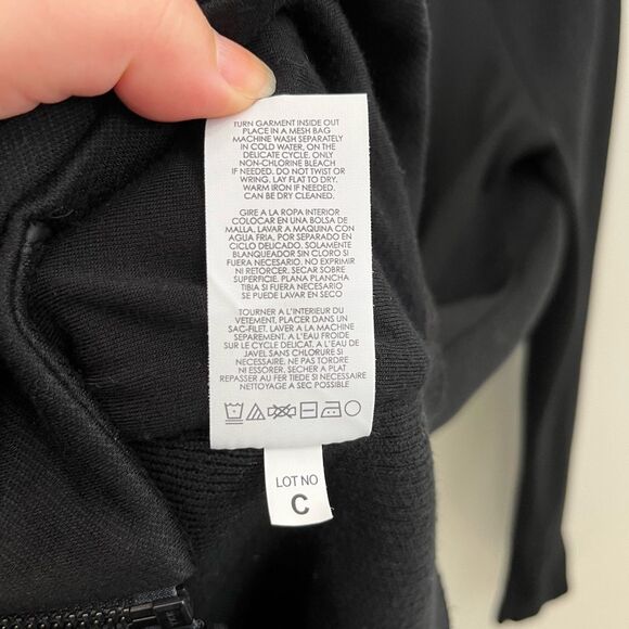 CAbi 3351 Black Tailor Ponte Knit Soft Shell Zipper Coat Jacket Size Medium - Picture 8 of 11